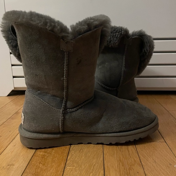 Grey Bailey Uggs size 6 - Picture 3 of 4